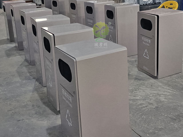 深圳公園垃圾分類投放點桶站帶洗手臺成風景線